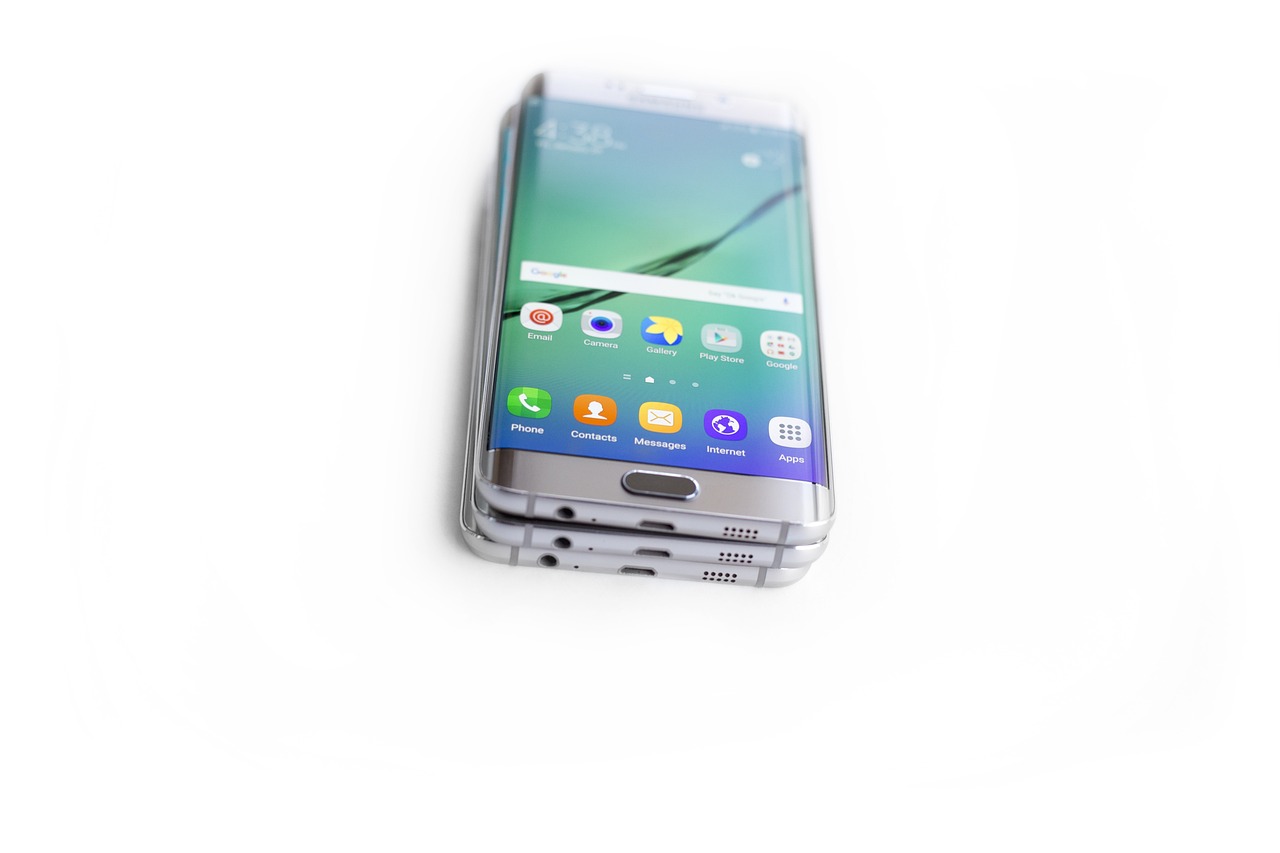 三星Galaxy S7 Edge 7100白色款閃耀登場，最新報價一覽