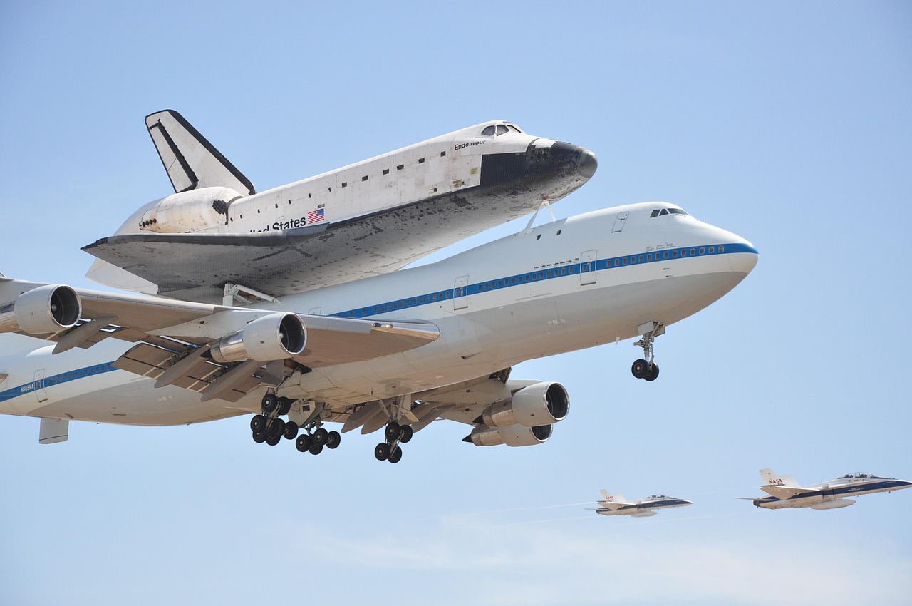 探索航空技術(shù)革新，最新飛機(jī)與未來(lái)展望