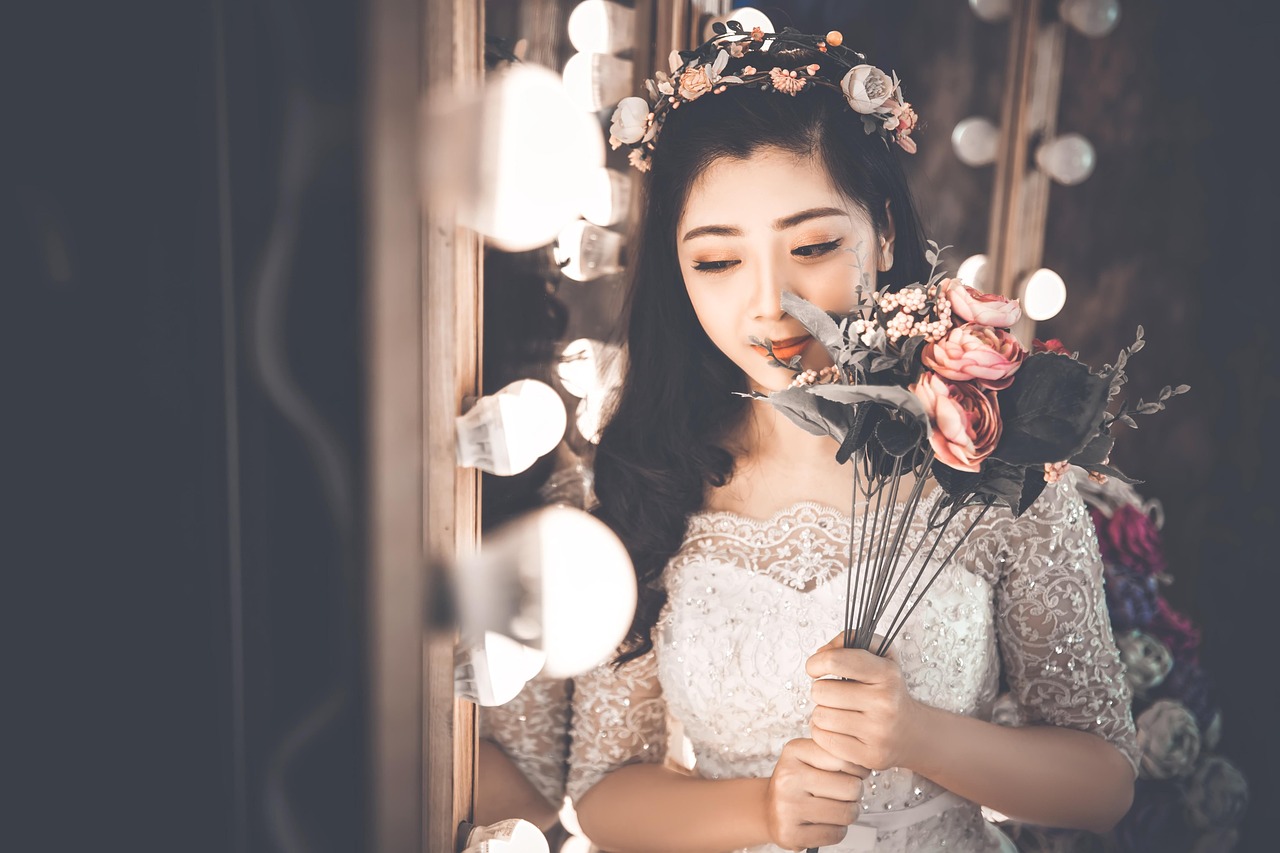 迪奧最新眼影引領(lǐng)時(shí)尚風(fēng)潮，魅力眼神盡在掌握